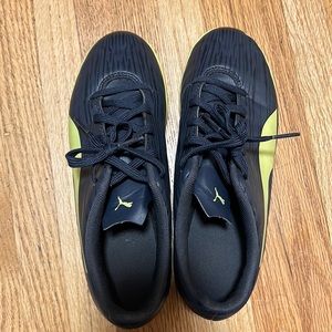 Indoor Puma soccer shoes (rapido III)